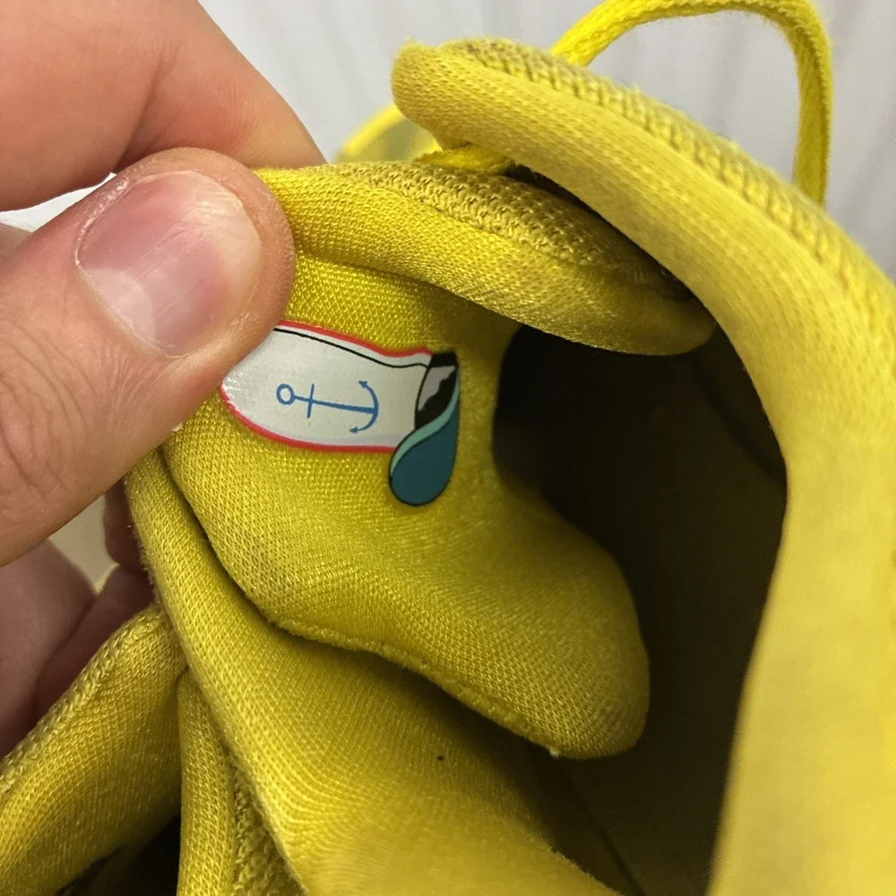 Nike SpongeBob SquarePants x Kyrie 5 SpongeBob RARE - Size 5.5 Y